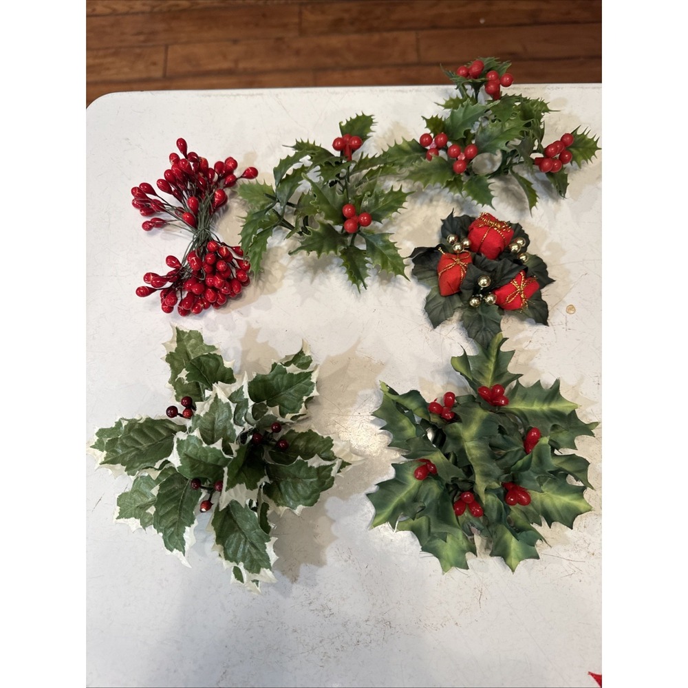 Lot 6 Vintage wreath Ring Christmas Silk & Plastic Greenery‎ Holly Berries